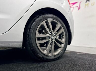 HYUNDAI I30 1.8 2015 - Ampére Multimarcas - Veículos usados e semi novos à venda em Curitiba/PR