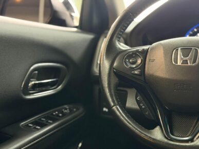 HONDA HR-V TOURING 2018 - Ampére Multimarcas - Veículos usados e semi novos à venda em Curitiba/PR