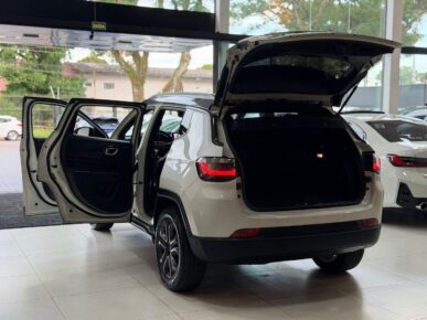 JEEP COMPASS LONG TF 2022 - Ampére Multimarcas - Veículos usados e semi novos à venda em Curitiba/PR