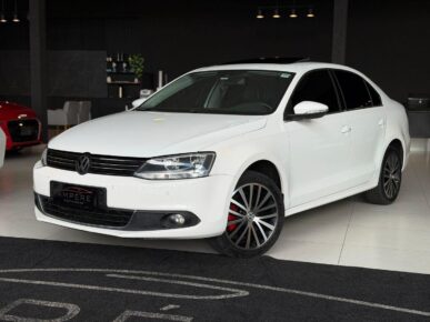 VOLKSWAGEN JETTA 2.0T 2014 - Ampére Multimarcas - Veículos usados e semi novos à venda em Curitiba/PR