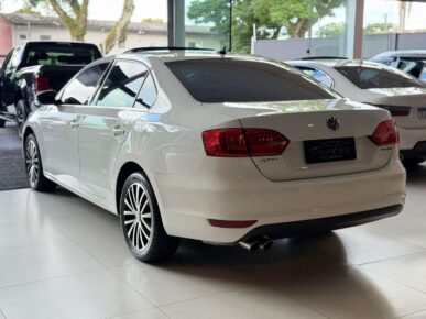 VOLKSWAGEN JETTA 2.0T 2014 - Ampére Multimarcas - Veículos usados e semi novos à venda em Curitiba/PR