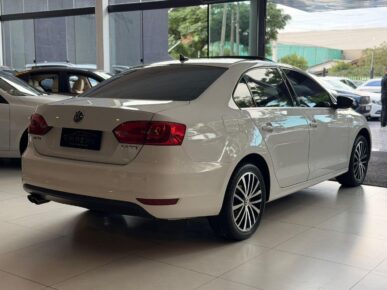 VOLKSWAGEN JETTA 2.0T 2014 - Ampére Multimarcas - Veículos usados e semi novos à venda em Curitiba/PR