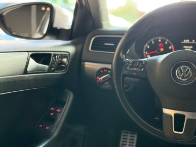 VOLKSWAGEN JETTA 2.0T 2014 - Ampére Multimarcas - Veículos usados e semi novos à venda em Curitiba/PR