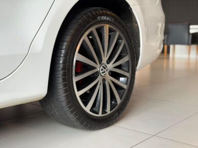 VOLKSWAGEN JETTA 2.0T 2014 - Ampére Multimarcas - Veículos usados e semi novos à venda em Curitiba/PR