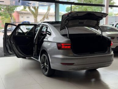 VOLKSWAGEN JETTA CL AF 2020 - Ampére Multimarcas - Veículos usados e semi novos à venda em Curitiba/PR