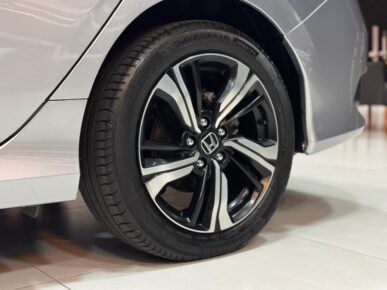 HONDA CIVIC TOURING CVT 2017 - Ampére Multimarcas - Veículos usados e semi novos à venda em Curitiba/PR