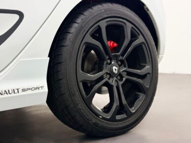 RENAULT SANDERO 20 RS 2016 - Ampére Multimarcas - Veículos usados e semi novos à venda em Curitiba/PR