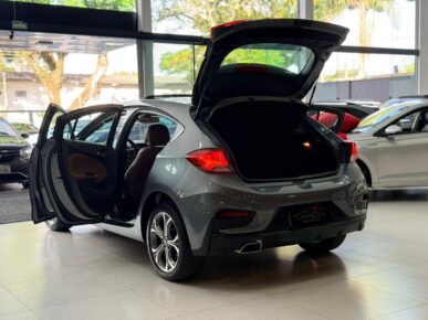 CHEVROLET CRUZE PRE HB AT 2020 - Ampére Multimarcas - Veículos usados e semi novos à venda em Curitiba/PR