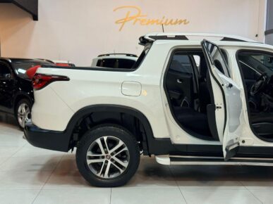 FIAT TORO VOLCANO 2.4 16V FLEX AUT 2019 - Ampére Multimarcas - Veículos usados e semi novos à venda em Curitiba/PR