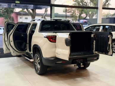 FIAT TORO VOLCANO 2.4 16V FLEX AUT 2019 - Ampére Multimarcas - Veículos usados e semi novos à venda em Curitiba/PR