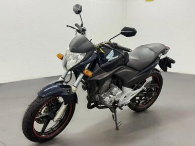 HONDA CB 300R 2012 - Ampére Multimarcas - Veículos usados e semi novos à venda em Curitiba/PR