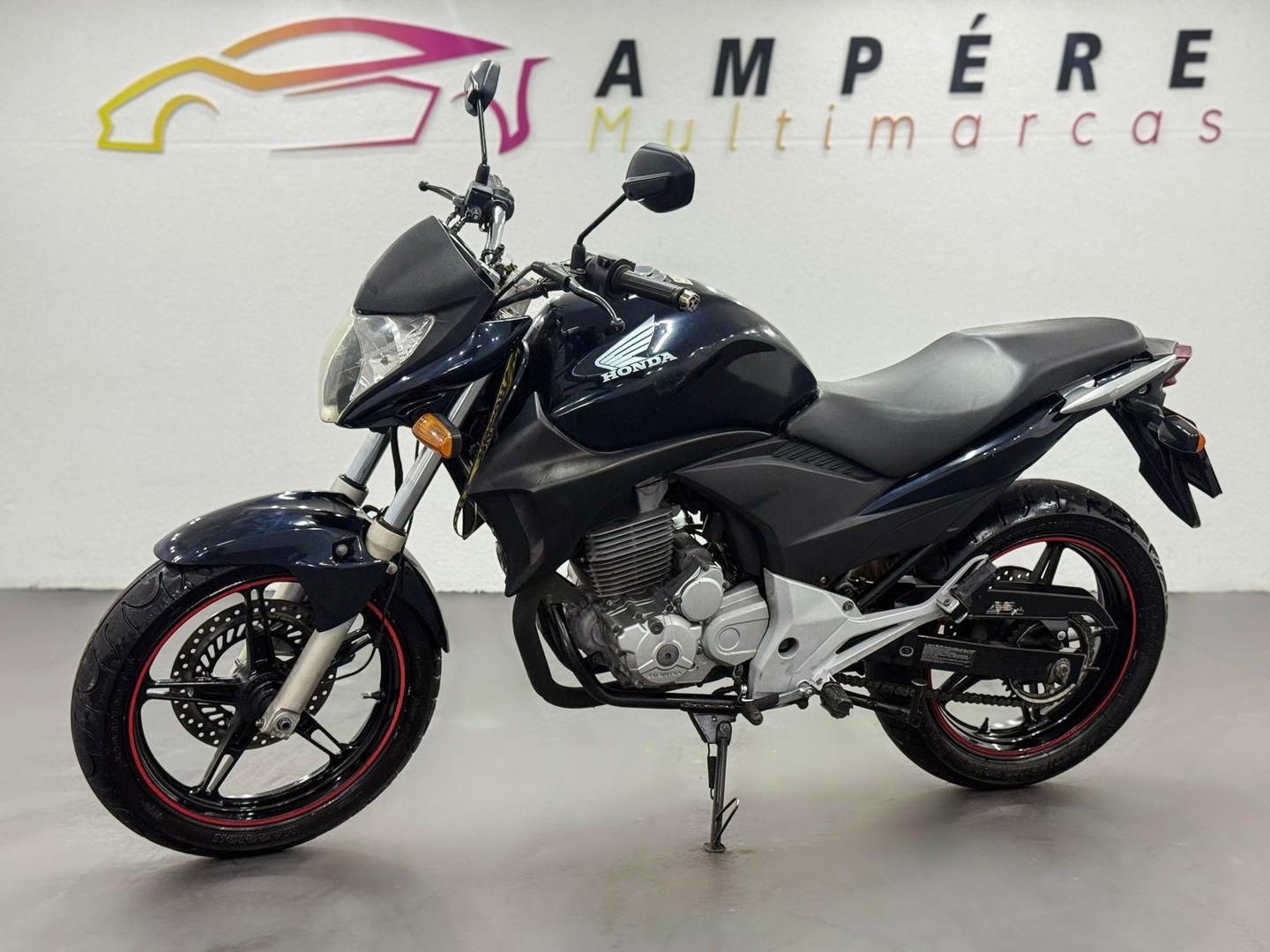 HONDA CB 300R 2012 - Ampére Multimarcas - Veículos usados e semi novos à venda em Curitiba/PR