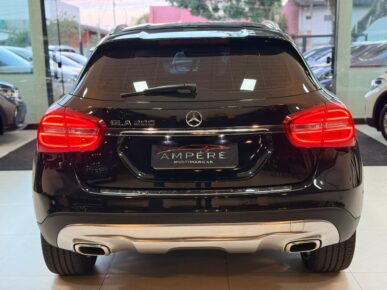MERCEDES-BENZ GLA200FF 2017 - Ampére Multimarcas - Veículos usados e semi novos à venda em Curitiba/PR