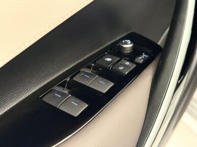 TOYOTA COROLLA APREMIUMH 2022 - Ampére Multimarcas - Veículos usados e semi novos à venda em Curitiba/PR