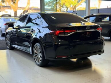 TOYOTA COROLLA XEI 20 2023 - Ampére Multimarcas - Veículos usados e semi novos à venda em Curitiba/PR