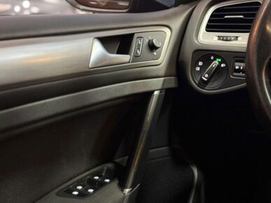 VOLKSWAGEN GOLF COMFORTLINE MA 2016 - Ampére Multimarcas - Veículos usados e semi novos à venda em Curitiba/PR