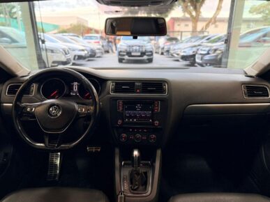VOLKSWAGEN JETTA CL AF 2018 - Ampére Multimarcas - Veículos usados e semi novos à venda em Curitiba/PR