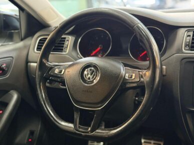 VOLKSWAGEN JETTA CL AF 2018 - Ampére Multimarcas - Veículos usados e semi novos à venda em Curitiba/PR