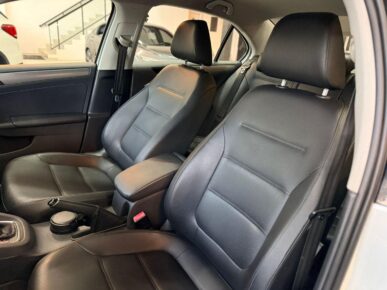 VOLKSWAGEN JETTA CL AF 2018 - Ampére Multimarcas - Veículos usados e semi novos à venda em Curitiba/PR