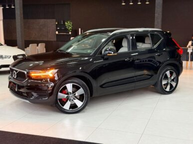 VOLVO XC40 T5 MOMENTUM 2020 - Ampére Multimarcas - Veículos usados e semi novos à venda em Curitiba/PR