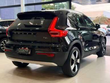 VOLVO XC40 T5 MOMENTUM 2020 - Ampére Multimarcas - Veículos usados e semi novos à venda em Curitiba/PR