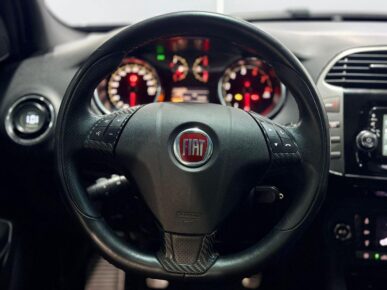 FIAT BRAVO TURBO T-JET 2016 - Ampére Multimarcas - Veículos usados e semi novos à venda em Curitiba/PR