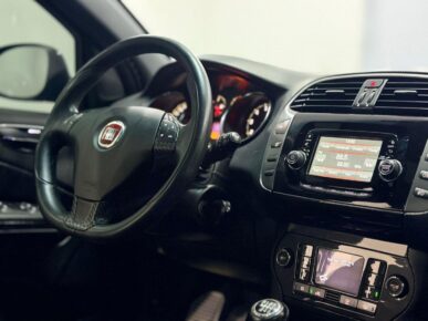 FIAT BRAVO TURBO T-JET 2016 - Ampére Multimarcas - Veículos usados e semi novos à venda em Curitiba/PR