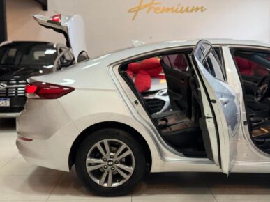 HYUNDAI ELANTRA 2018 - Ampére Multimarcas - Veículos usados e semi novos à venda em Curitiba/PR