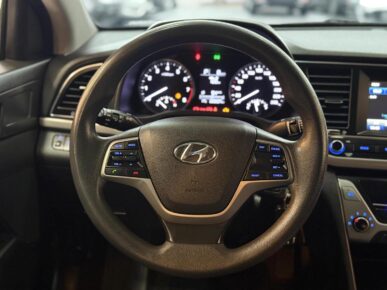 HYUNDAI ELANTRA 2018 - Ampére Multimarcas - Veículos usados e semi novos à venda em Curitiba/PR