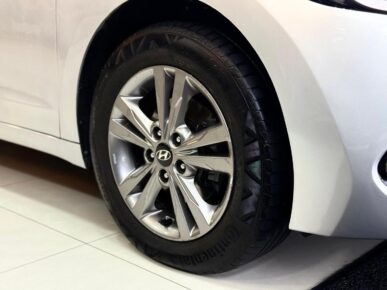 HYUNDAI ELANTRA 2018 - Ampére Multimarcas - Veículos usados e semi novos à venda em Curitiba/PR