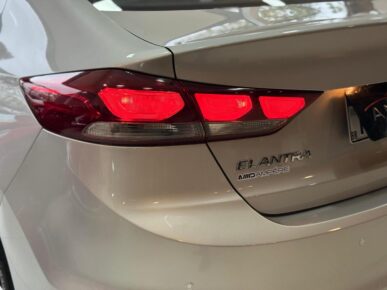 HYUNDAI ELANTRA 2018 - Ampére Multimarcas - Veículos usados e semi novos à venda em Curitiba/PR