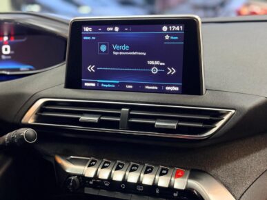 PEUGEOT 3008 GRIFFE AT 2018 - Ampére Multimarcas - Veículos usados e semi novos à venda em Curitiba/PR