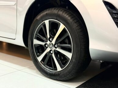 TOYOTA YARIS HB XS 15 AT 2019 - Ampére Multimarcas - Veículos usados e semi novos à venda em Curitiba/PR
