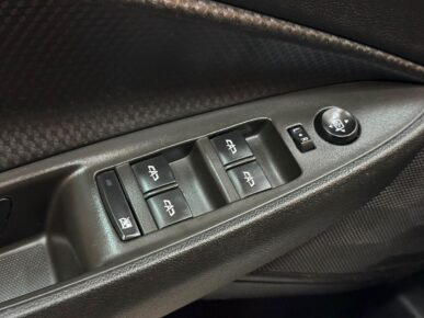 CHEVROLET ONIX PLUS 10MT LT2 2021 - Ampére Multimarcas - Veículos usados e semi novos à venda em Curitiba/PR