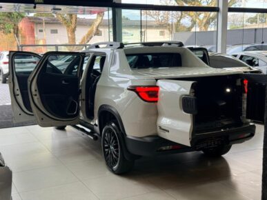 FIAT NOVO FIAT TORO ULTRA TURBO 2025 - Ampére Multimarcas - Veículos usados e semi novos à venda em Curitiba/PR