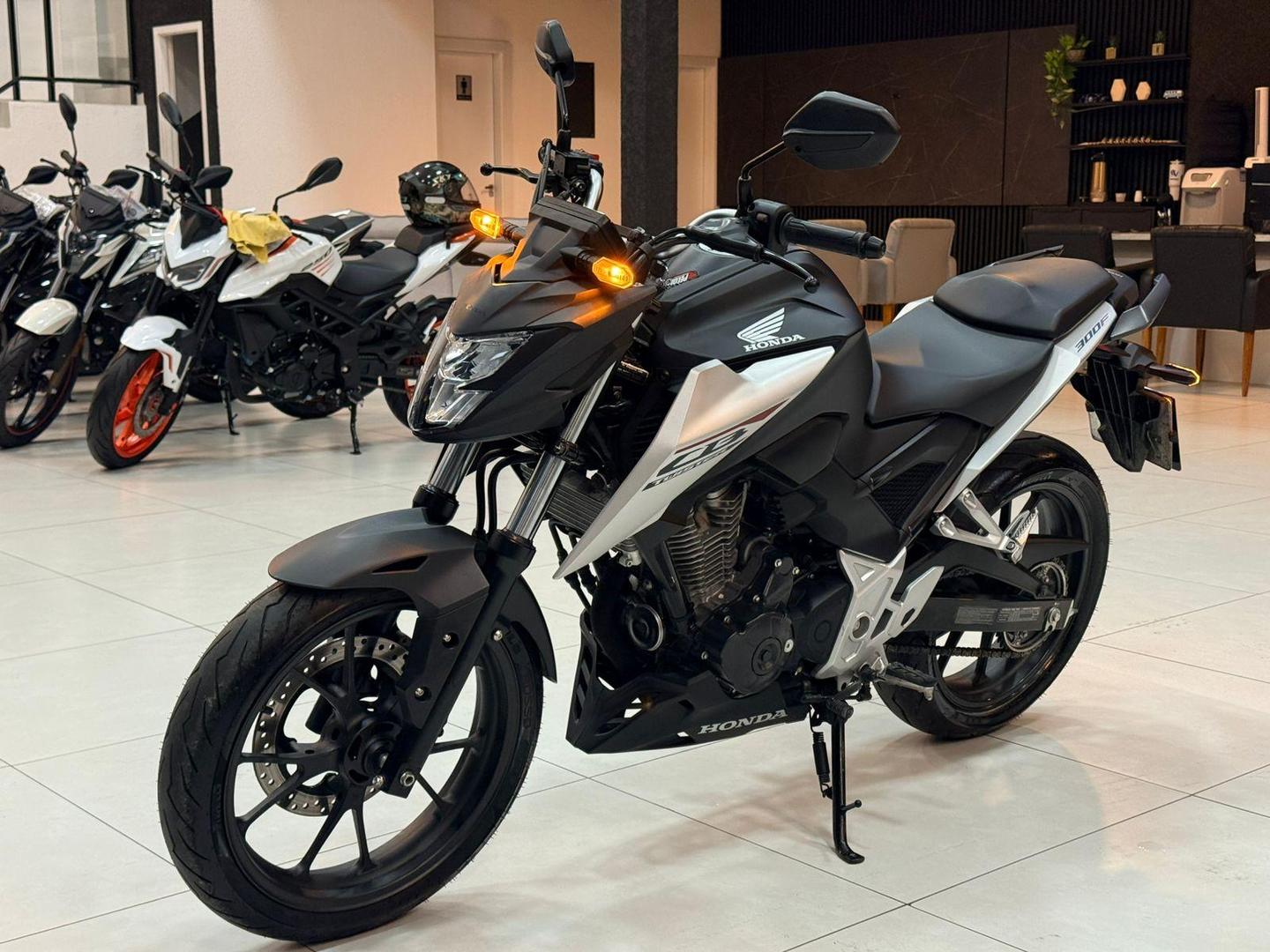 HONDA CB300F TWISTER CBS 2026 - Ampére Multimarcas - Veículos usados e semi novos à venda em Curitiba/PR