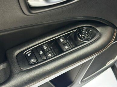 JEEP COMPASS LONGITUDE F 2019 - Ampére Multimarcas - Veículos usados e semi novos à venda em Curitiba/PR