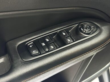 JEEP COMPASS LONGITUDE F 2020 - Ampére Multimarcas - Veículos usados e semi novos à venda em Curitiba/PR