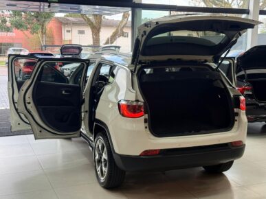JEEP COMPASS LONGITUDE F 2020 - Ampére Multimarcas - Veículos usados e semi novos à venda em Curitiba/PR