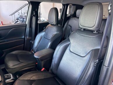 JEEP RENEGADE LNGTD AT 2019 - Ampére Multimarcas - Veículos usados e semi novos à venda em Curitiba/PR