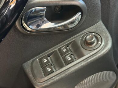 RENAULT DUSTER 20 D 4X2 2017 - Ampére Multimarcas - Veículos usados e semi novos à venda em Curitiba/PR