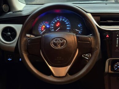 TOYOTA COROLLA GLI18 CVT 2018 - Ampére Multimarcas - Veículos usados e semi novos à venda em Curitiba/PR