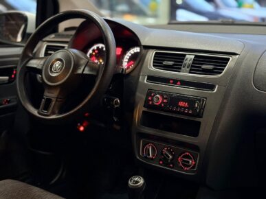 VOLKSWAGEN FOX 1.6 GII 2014 - Ampére Multimarcas - Veículos usados e semi novos à venda em Curitiba/PR