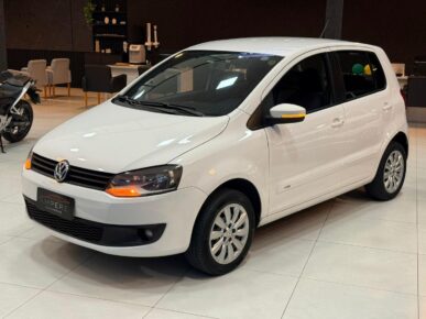 VOLKSWAGEN FOX 1.6 GII 2014 - Ampére Multimarcas - Veículos usados e semi novos à venda em Curitiba/PR