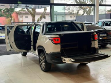 FIAT STRADA VOLCANO 13AT 2025 - Ampére Multimarcas - Veículos usados e semi novos à venda em Curitiba/PR