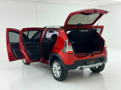 RENAULT SANDERO SW1616VA 2013 - Ampére Multimarcas - Veículos usados e semi novos à venda em Curitiba/PR