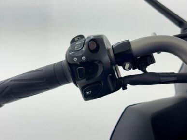 YAMAHA XJ6 F 2013 - Ampére Multimarcas - Veículos usados e semi novos à venda em Curitiba/PR