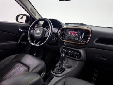 FIAT TORO VOLCANO AT D4 2017 - Ampére Multimarcas - Veículos usados e semi novos à venda em Curitiba/PR