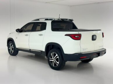 FIAT TORO VOLCANO AT D4 2017 - Ampére Multimarcas - Veículos usados e semi novos à venda em Curitiba/PR