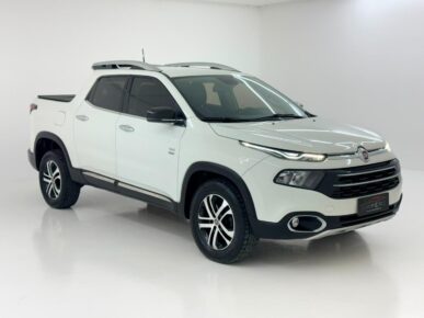FIAT TORO VOLCANO AT D4 2017 - Ampére Multimarcas - Veículos usados e semi novos à venda em Curitiba/PR